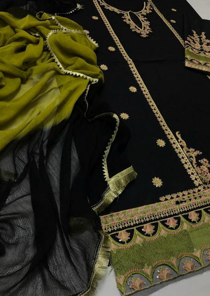 Omal By Komal Fabric: Lawn 3 Piece Shirt, Trousers & Dupatta Rayna FC-255